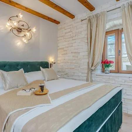 Diva 1,stylish Old Town Near *